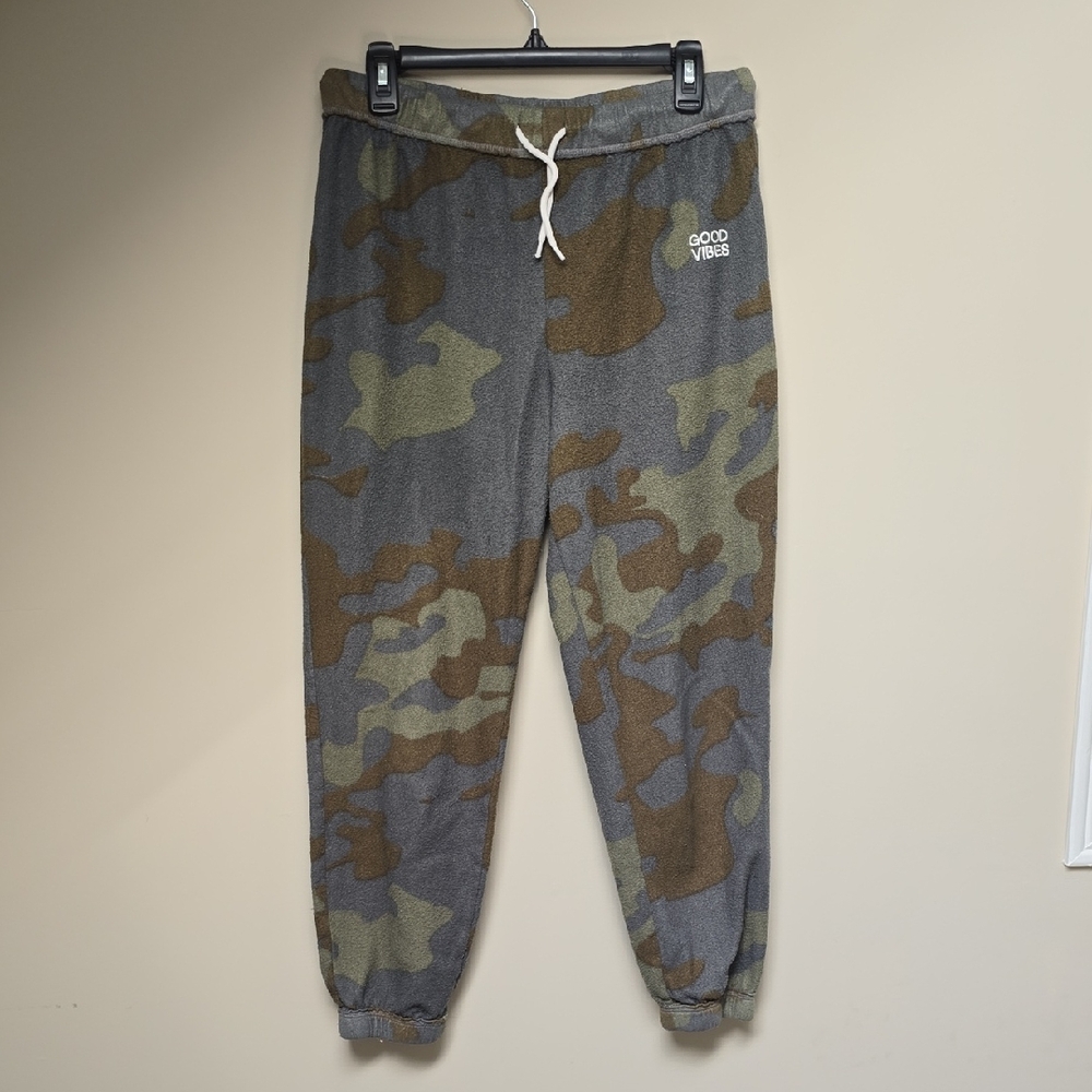 No Boundaries Camo Joggers With 'Good Vibes' Print